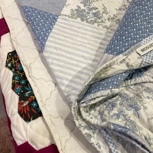 King size bedspread and shams